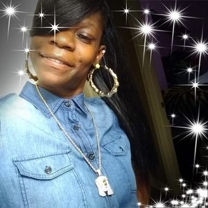 Meet your Posher, Takia